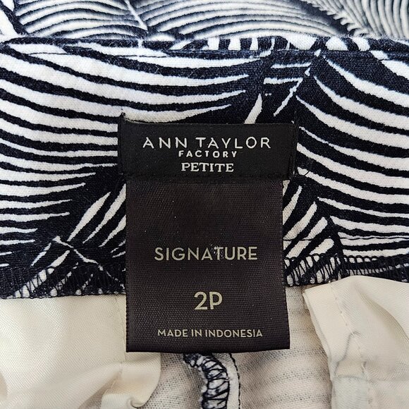 ANN TAYLOR Factory Signature Cropped Pants - Picture 9 of 9